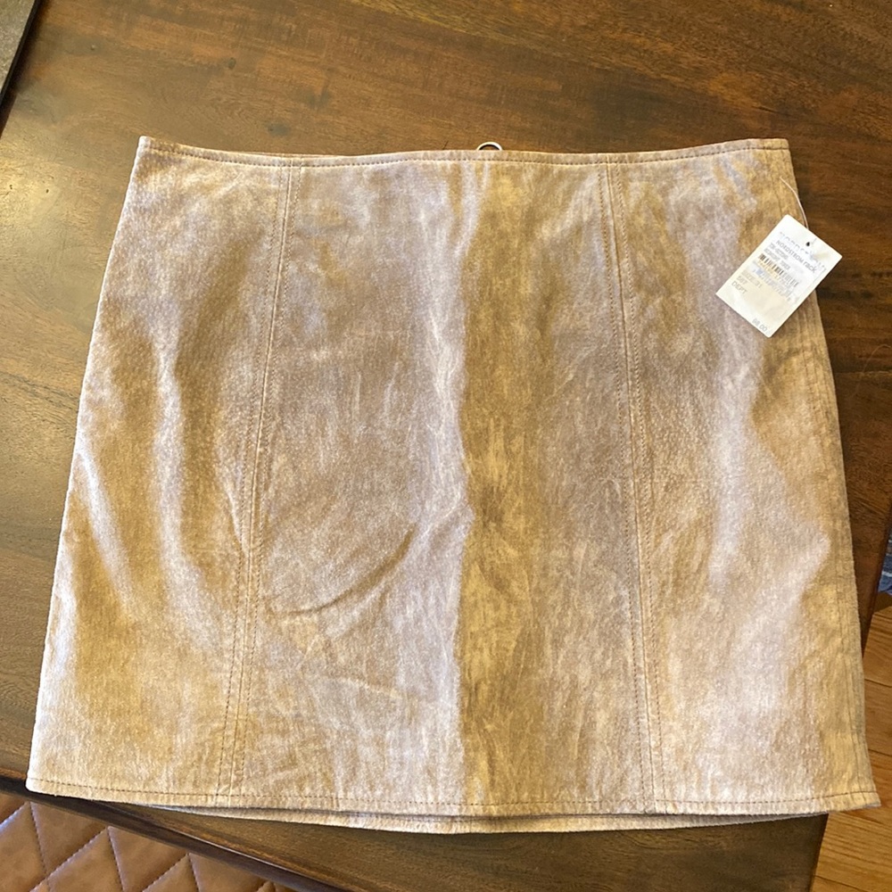 NWT- BLANKNYC TAUPE SUEDE SKIRT